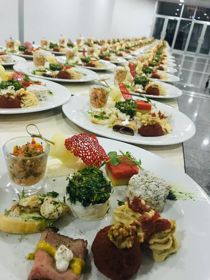 Ataşlar Catering davetleri için hazırlanan özel tabaklar